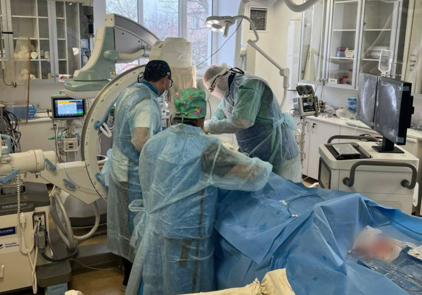 Мужчину сразу с четырьмя тяжелыми заболеваниями спасли врачи в Бердянске