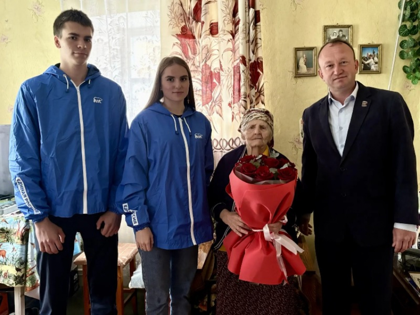 Ветеран ВОВ Анна Кирилова из Бердянска отметила 95-летний юбилей