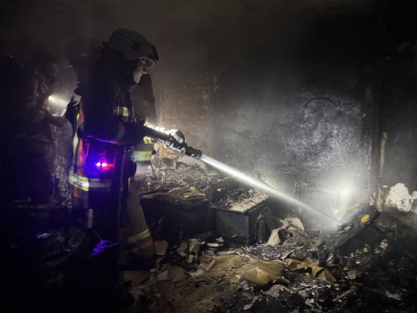 Четырёх человек пришлось эвакуировать из-за возгорания мусоропровода в запорожской девятиэтажке