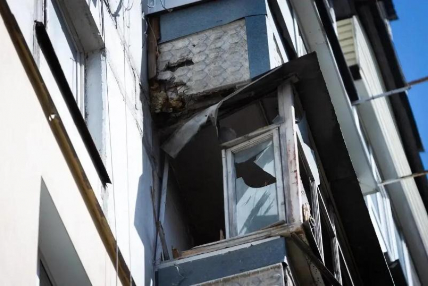 Балицкий показал фото попавшей под ночной удар ВСУ многоэтажки в Мелитополе