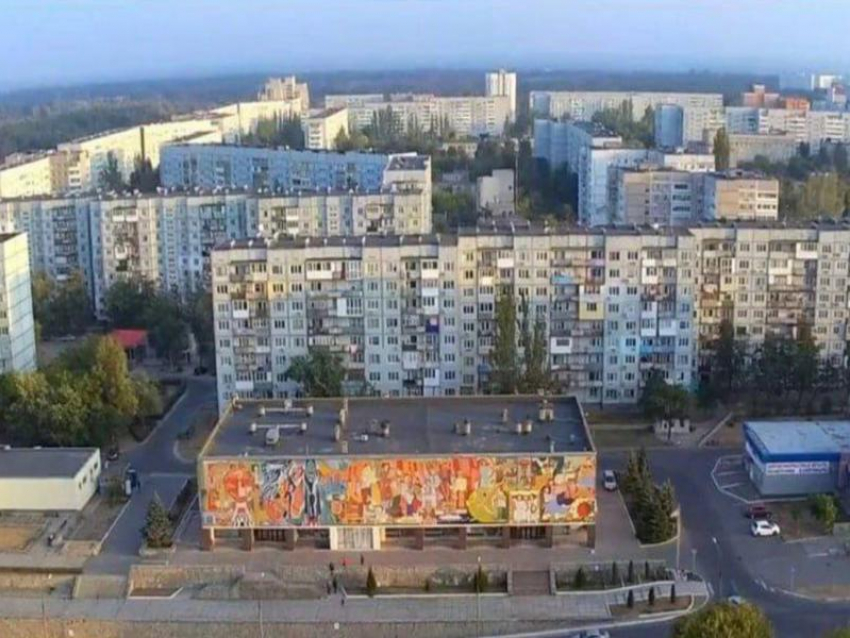 Украинские боевики ударили дронами по набережной Энергодара: раздалось не менее четырёх взрывов