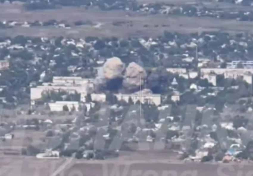 Бомбы ФАБ-3000 разнесли пункт временной дислокации боевиков ВСУ в Гуляйполе