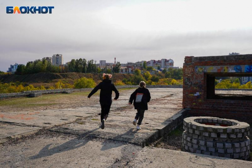 Нерадивые родители сбежали из Запорожской области на Украину и «скинули» сына на бабушку 