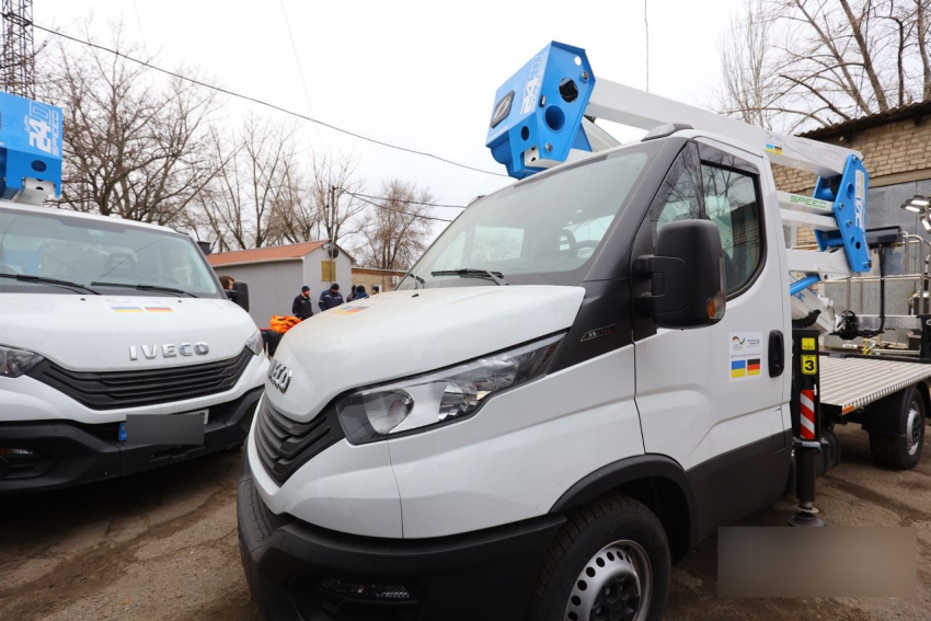 Запорожская аварийная служба получила две спецмашины из Германии