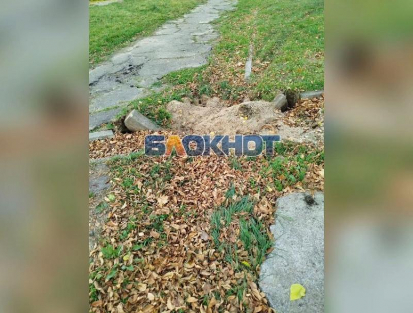 Власти пообещали наказать рублём горе-рабочих, сломавших ливнёвку при уборке дома в Днепрорудном 