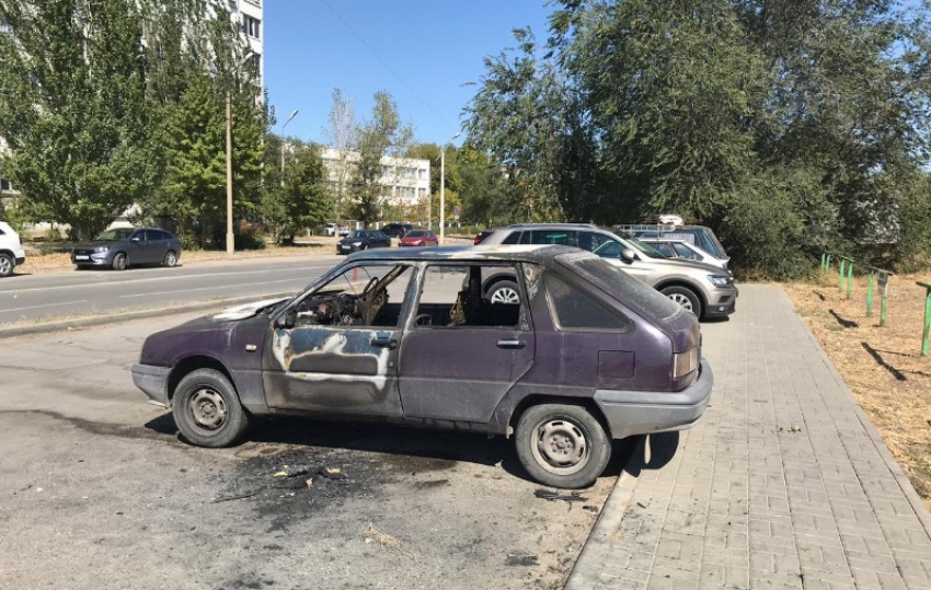 Жителей Токмака предупредили о фейковом объявлении об изъятии автомобилей